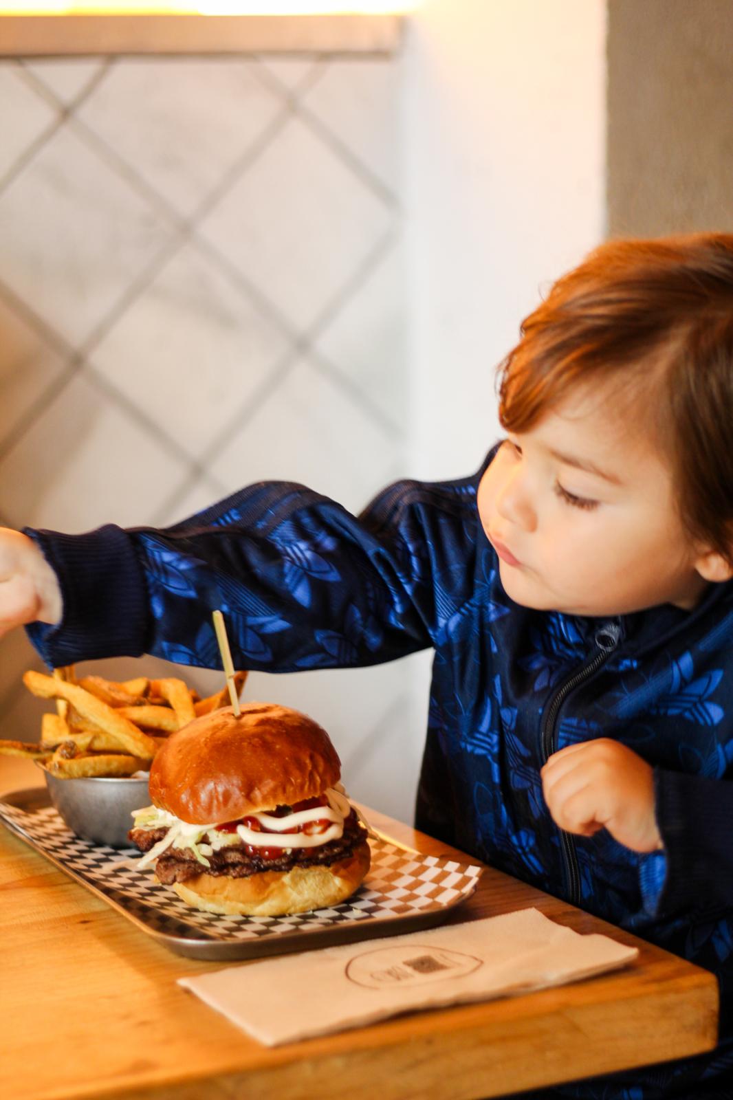 Servicio y ambiente Urban Burger & Bar