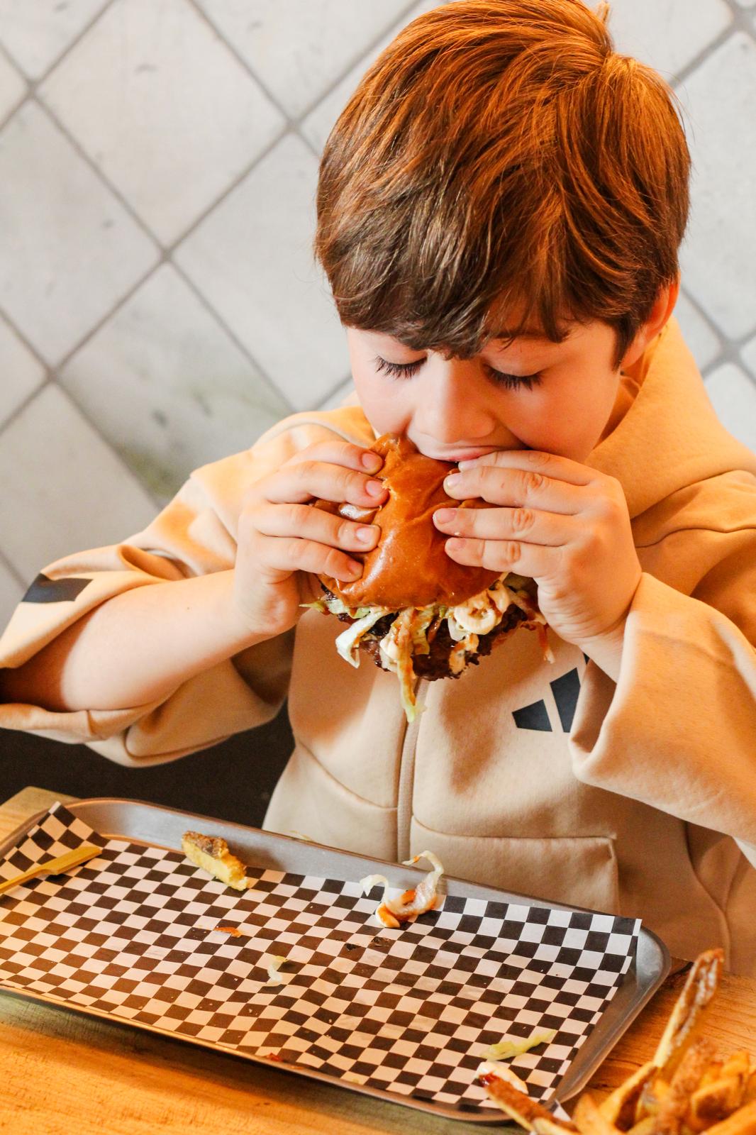 Cocina y personalidad Urban Burger & Bar