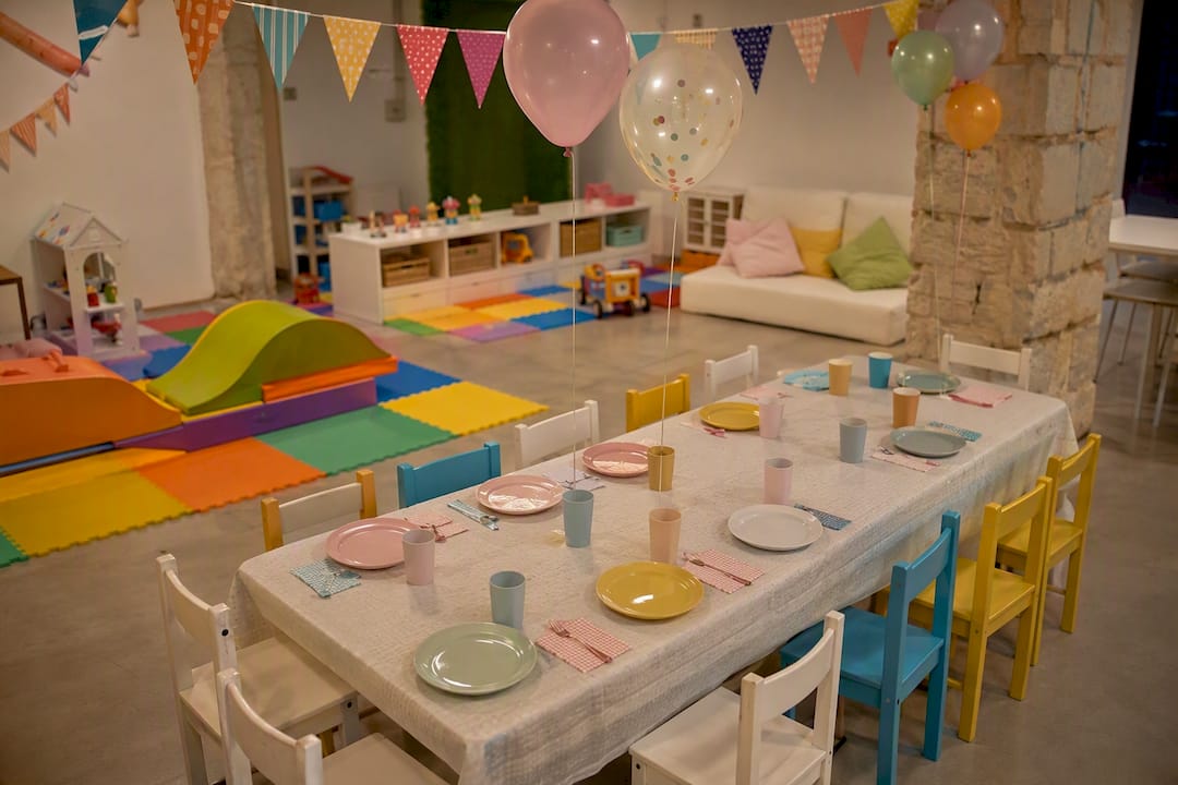 Montaje de habitación temática para fiesta infantil