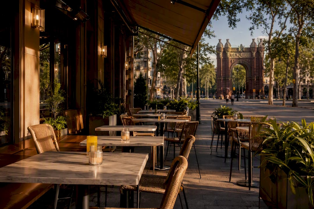 Terraza con vista al Arc de Triomf