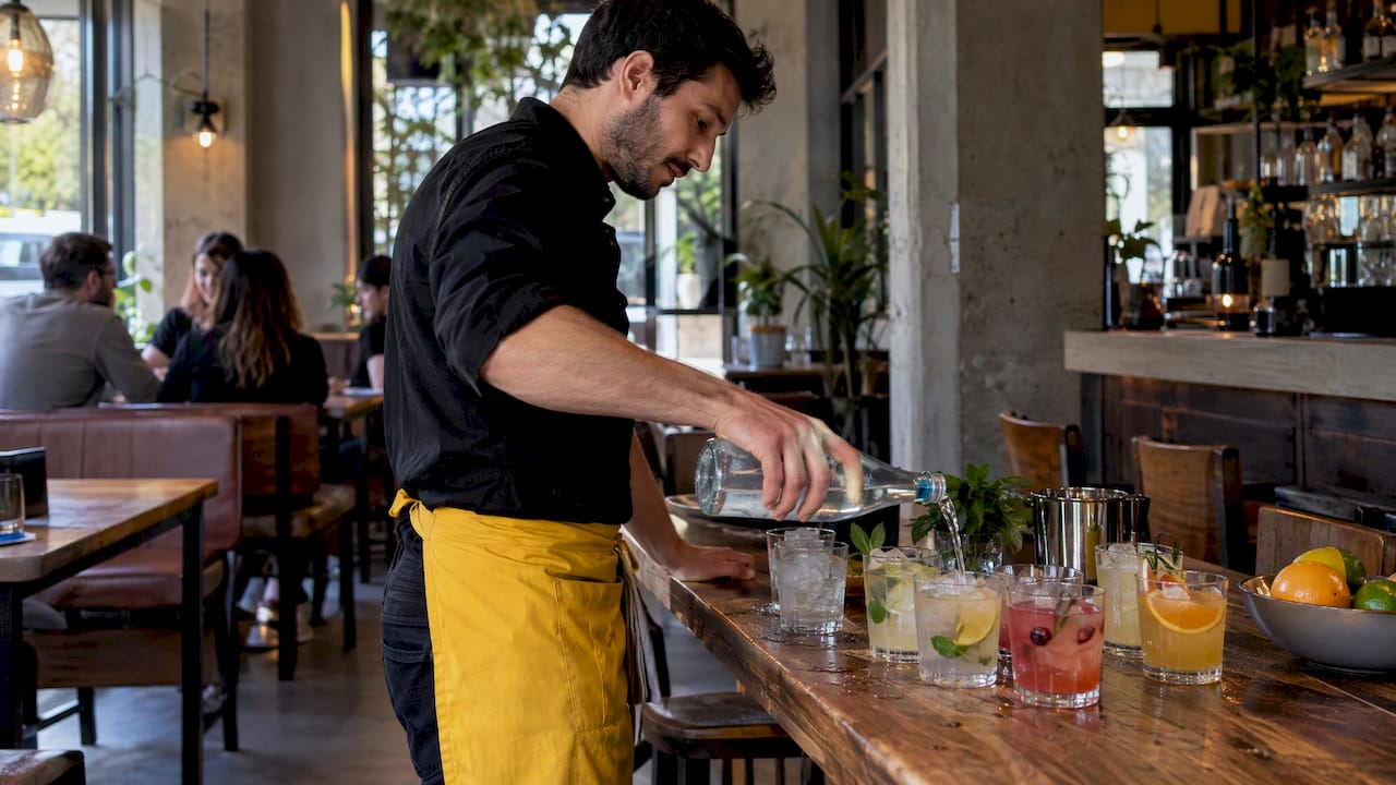 Mocktails con hielo listos para disfrutar en compañía